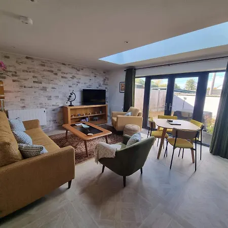 Rudgleigh Lodge By Cliftonvalley Apartments-2