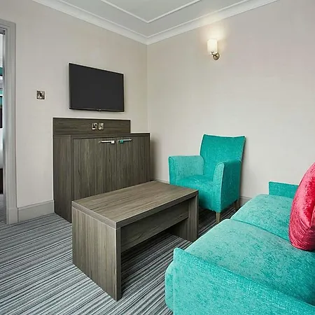 Premier Inn Inverness Centre-3