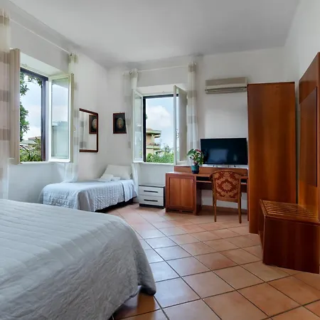 Comfort Rooms Villa Gaia Tor Vergata-3