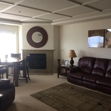 Spacious Furnished Suite At Peninsula Bay Resort-2
