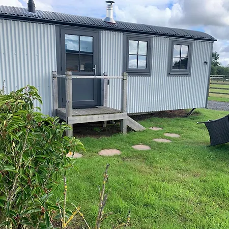 Springwood Shepherd Huts Glamping York-2