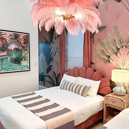 The Green Haus: Luxxe Cabana Rooftop Retreat-3