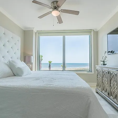 Palisade Palms Oceanfront Condo & 5-Star Amenities-3