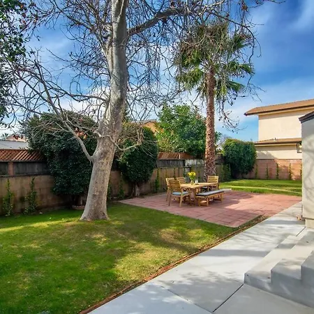 Beautiful 3 Bed 1 Bath Designer Home + Hot Tub-2