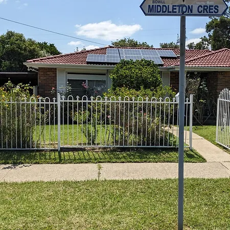 Bidwill Gardens - 2 Rooms A Private Room With A King-Size Bed Or Open Lounge Room Floor Mattress Shared Bathroom Free Kitchen Essentials Free Laundry Facilities Fast Nbn Wifi Hdtv Netflix, Youtube, Kayo Meal And Transport Service Available-2