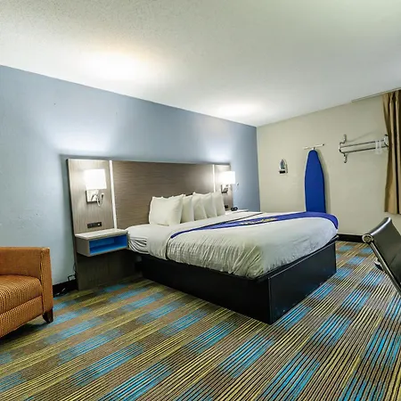 New Victorian Inn & Suites Omaha-2