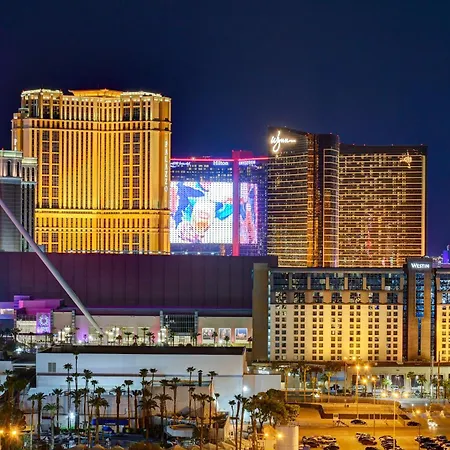 Balcony Strip View Suite * Mgm Signature Tower 3-2