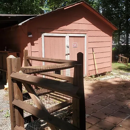 Private Single Level Standalone House Large Lot - 3 Bedrooms-3