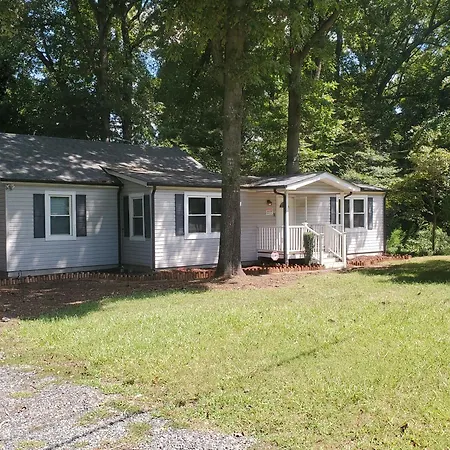Private Single Level Standalone House Large Lot - 3 Bedrooms-2
