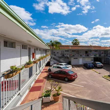 Econo Lodge Rivervale-2