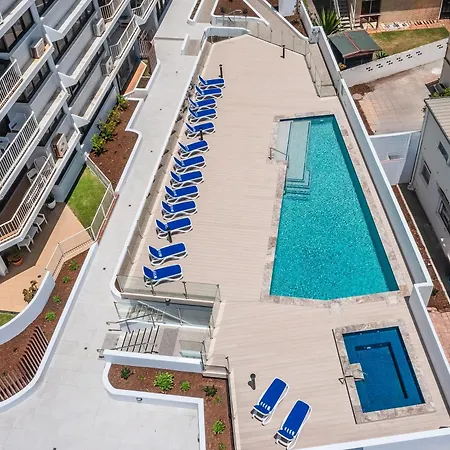 Breakers North Absolute Beachfront Apartments - Official-2