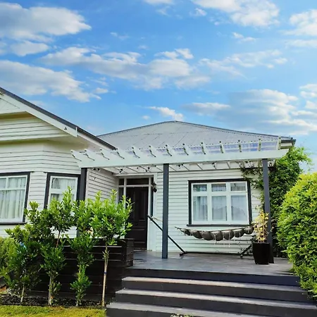 Beautiful Villa With Parking 5 Mins To One Nz Stadium-3