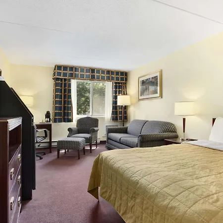 Travelodge By Wyndham Ottawa East-3