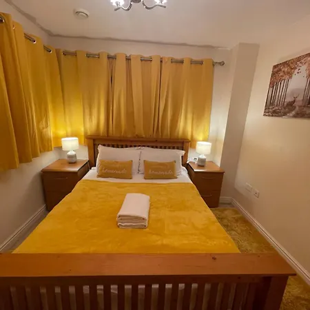 Holiday Home In Cardiff. Sleeps 6-2