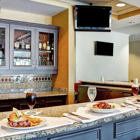 Hilton Garden Inn Ottawa Airport-2