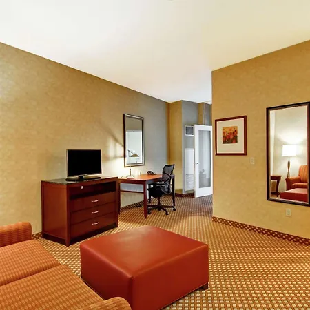 Hilton Garden Inn Ottawa Airport-3