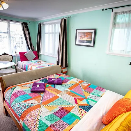 Richmond Guest House-2