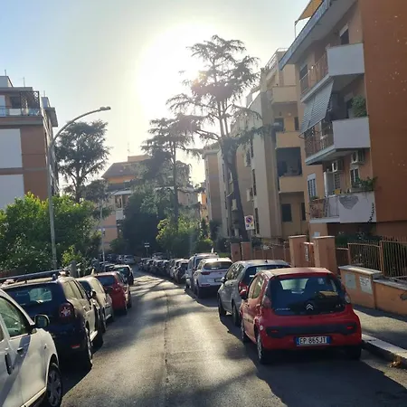 B&B La Stanza Di Zoe - Roma Tre Metro B Marconi-2