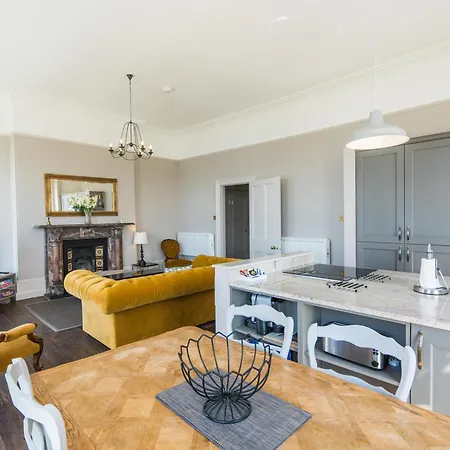 1 Elliot Terrace-2