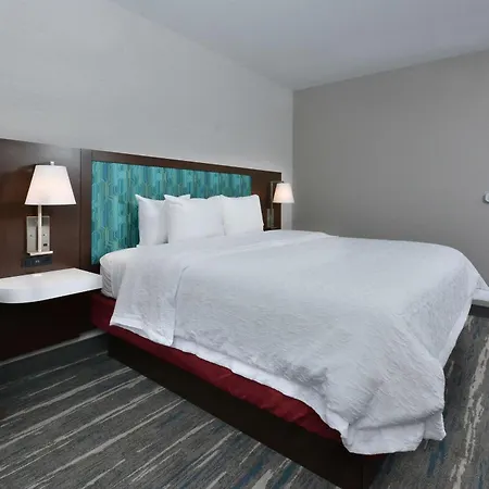 Hampton Inn & Suites Charlotte North I 485-2