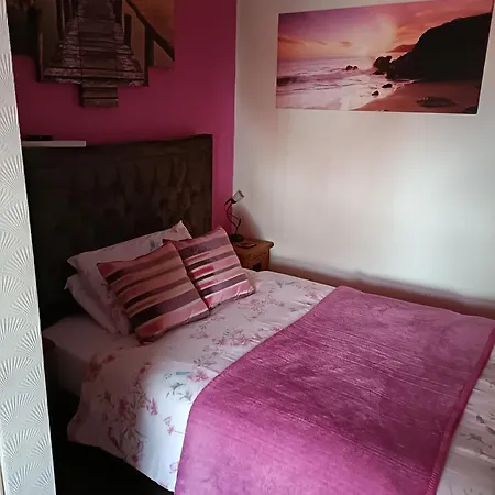 Lawnswood Guest House-3
