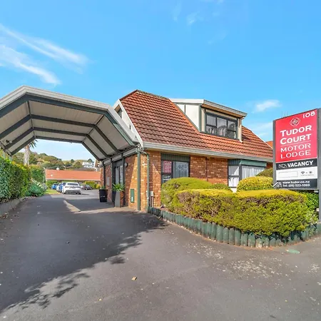 Tudor Court Motor Lodge-2