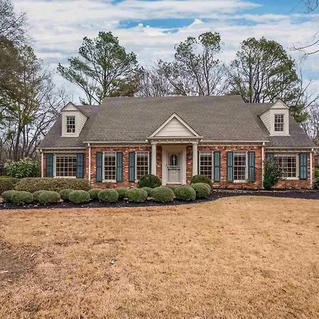 The Kirby House: King Bed, Hot Tub, Game Rooms, Gym-2