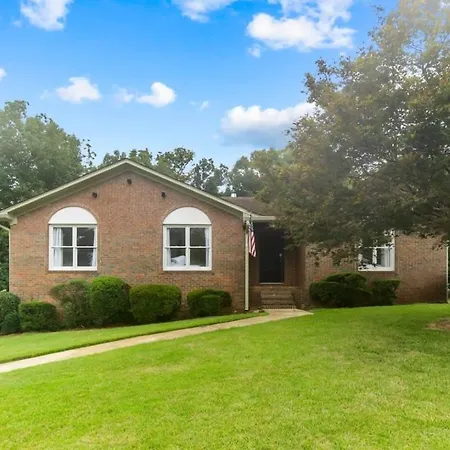 Two Kitchens Family Friendly In Forestdale-3