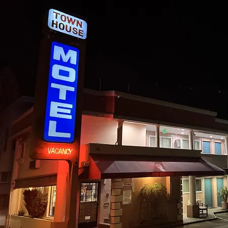 Town House Motel-2
