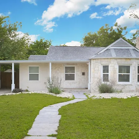The Marbled Speakeasy - San Antonio Luxury Home By The Alamo-3