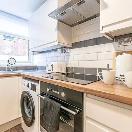 Liverpool City Centre House, Free Parking-3