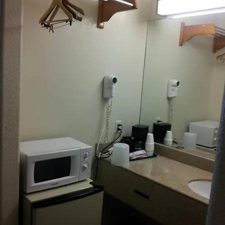 Economy Inn-2