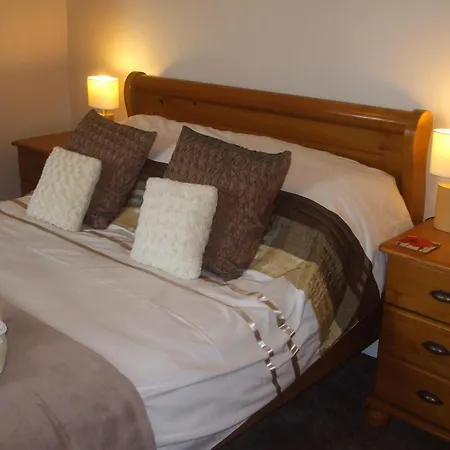 Chiverton House Guest Accommodation-3