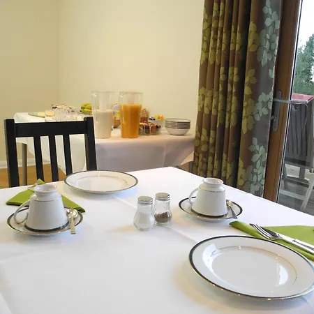 Oakside Lodge Guest House-3