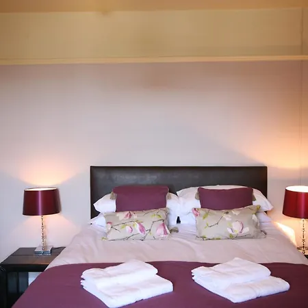 Gillygate Guest House-2