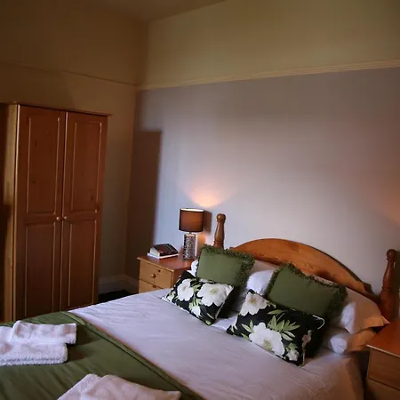 Gillygate Guest House-3