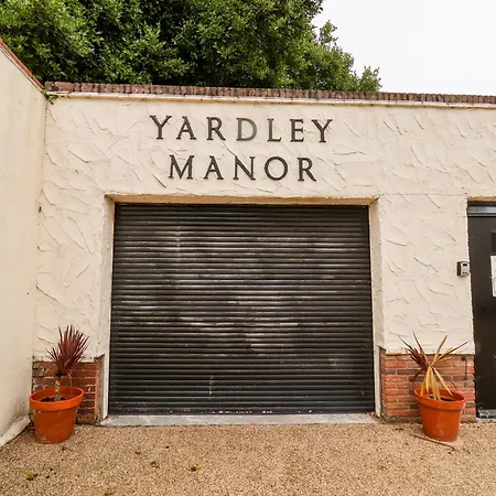 Yardley Manor-2