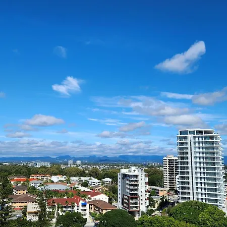 Penthouse In Surfers Hawaiian Holiday Apartments-3
