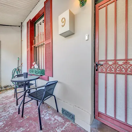 Melbourne Guest House With Parking And Courtyard-3