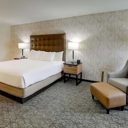 Drury Inn & Suites Birmingham Lakeshore Drive-3
