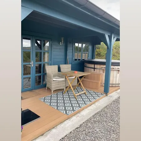 Highland Cabin - Relaxing Hot Tub-3