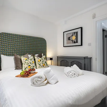 Rare 4Beds Townhouse In Kensington With Patio-2
