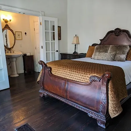 The 1890 Freeman House-3