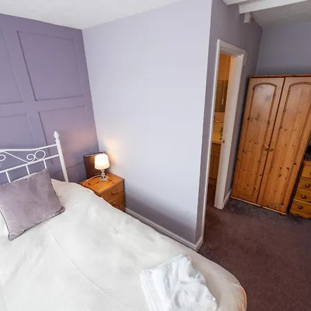 Marden Guest House-3