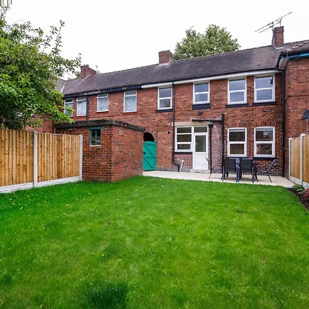 The Burton York 3 Bedroom House Sleeps 6-3