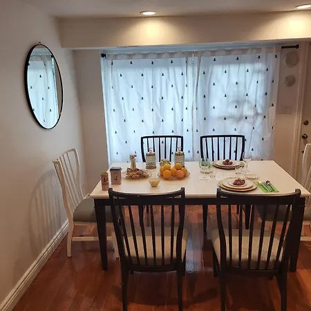 Downtown Toronto House Central 2Bed 2Bath Subway Free Parking-3