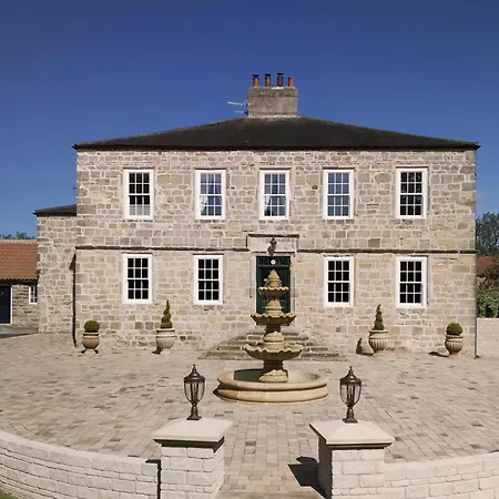 Killerby Old Hall With Hot Tub And Swimming Pool-3
