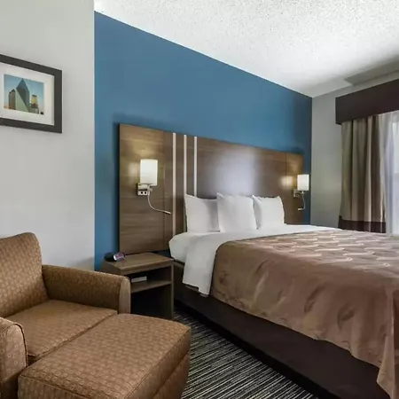 Quality Inn & Suites I-35 E-Walnut Hill-2