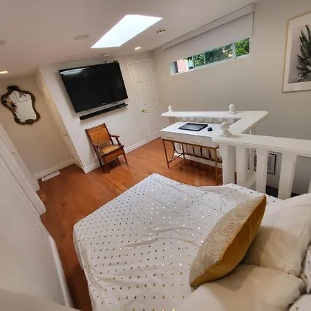 Downtown Toronto House Central 2Bed 2Bath Subway Free Parking-2