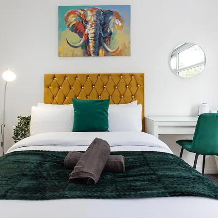 The Kent- Luxury Rooms-2
